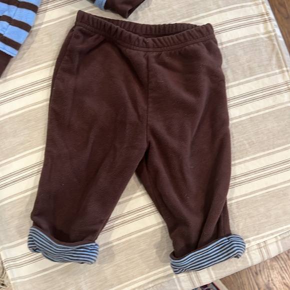 Like new car size 6 month zip fleece hoodie and fleece pants - Picture 5 of 6